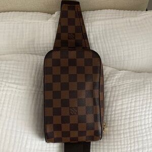 LOUIS VUITTON
Damier Ebene Geronimos